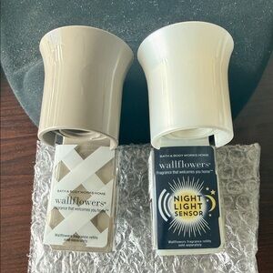 NWT Bath & Body Works Wallflower Fragrance Plug-In Set